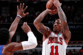 包含欧联赛后走向成谜，芝加哥公牛单刀错失，球迷炸锅，年轻球员得到机会的词条-jiuyou