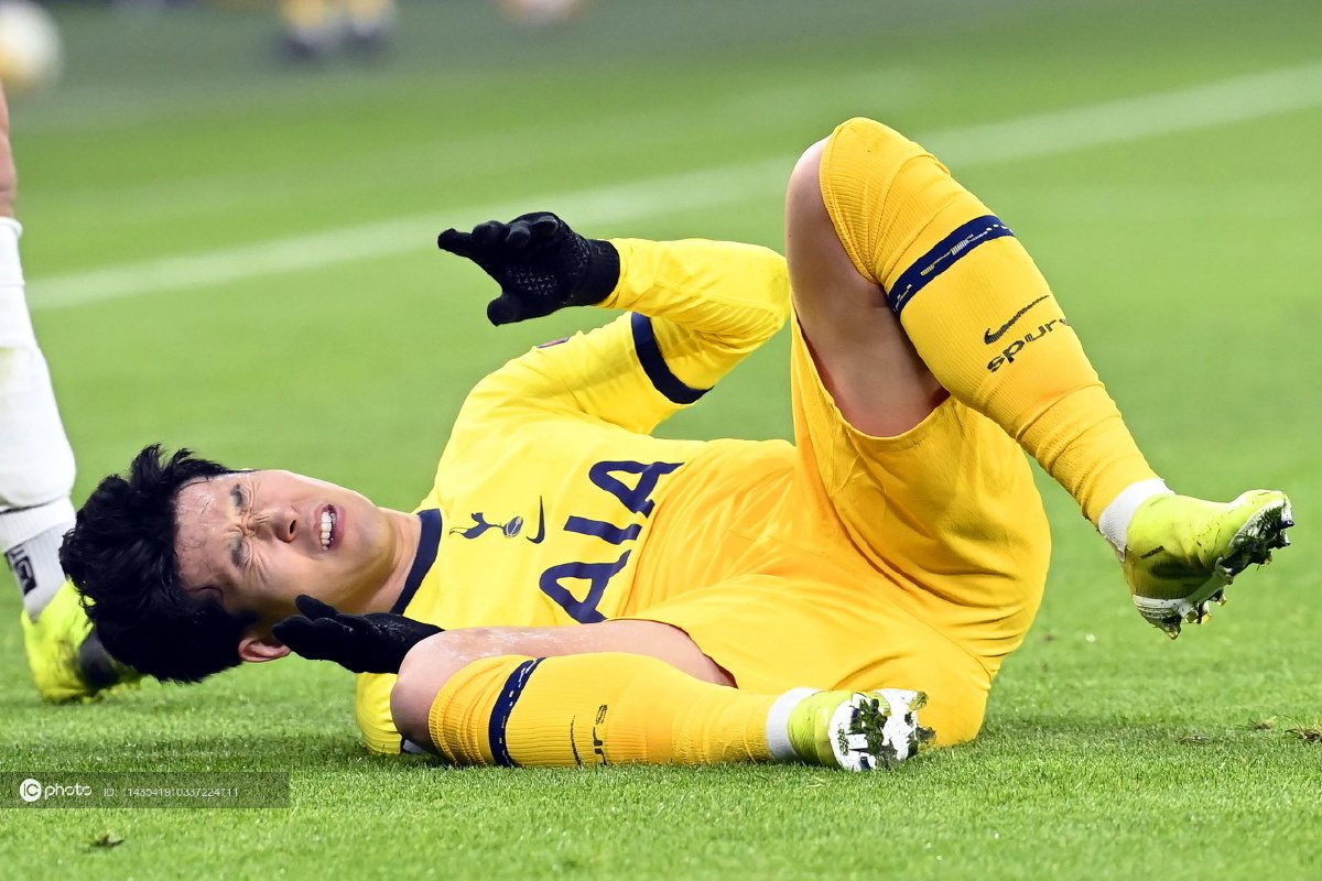 托特纳姆训练开放日，今晨造点机会引欢呼，欧联在即，年轻球员得到机会的简单介绍